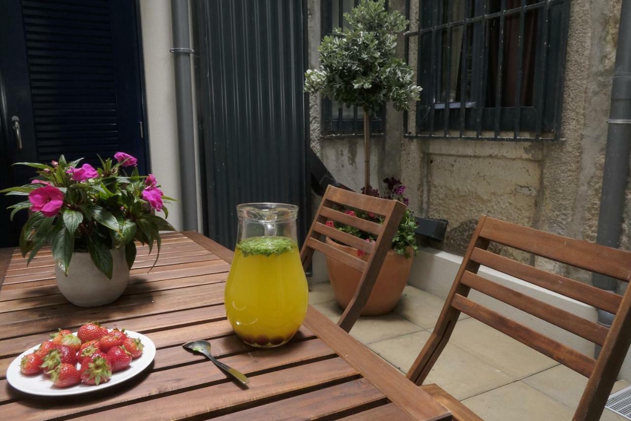 Oporto Wall Apartments ภายนอก รูปภาพ