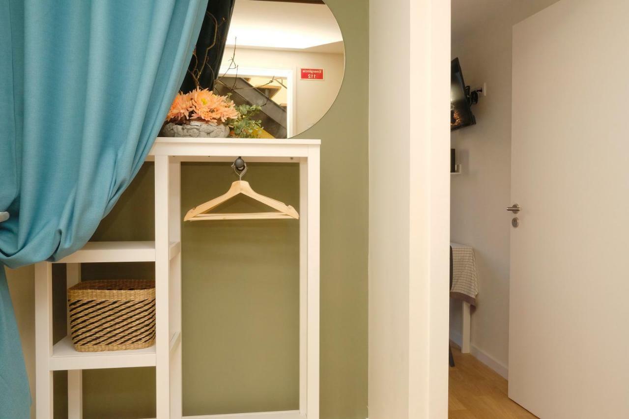 Oporto Wall Apartments ภายนอก รูปภาพ